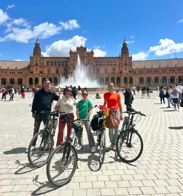 Seville: Dutch Cycling Highlights Tour with local guide - Plaza de España, Seville’s great photo stop