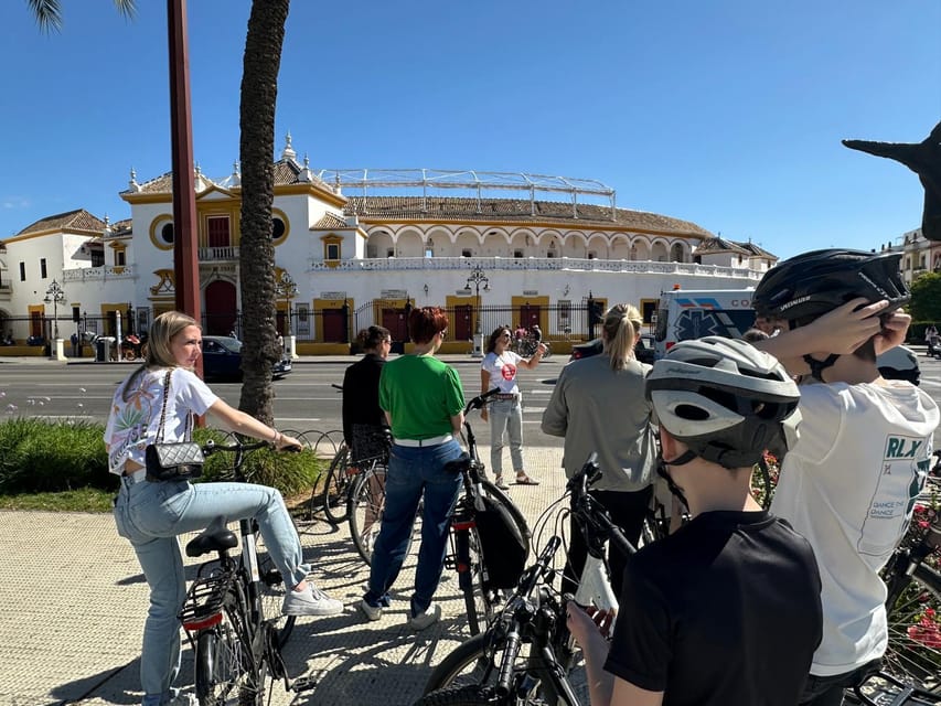 Seville: Dutch Cycling Highlights Tour with local guide - The Torre del Oro and Seville’s riverfront