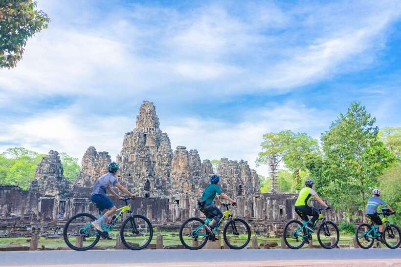 Siem Reap: Angkor Sunset Bike & Boat Tour /E-Bike Available - The Dragon Boat sunset finish