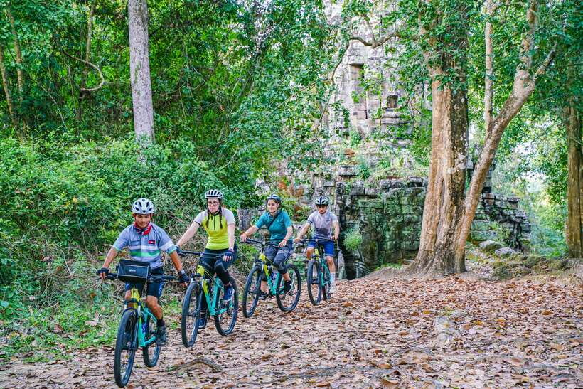 Siem Reap: Angkor Sunset Bike & Boat Tour /E-Bike Available - How difficult is the cycling?