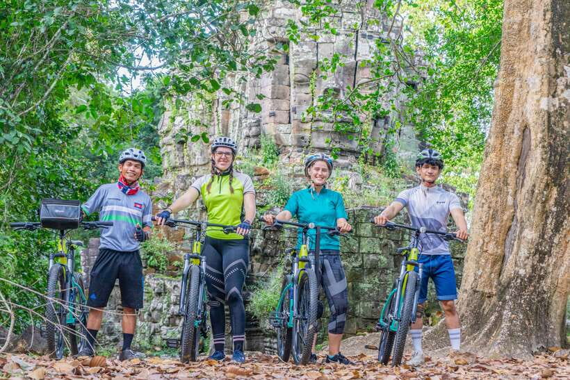 Siem Reap: Angkor Sunset Bike & Boat Tour /E-Bike Available - What the $65 price really covers