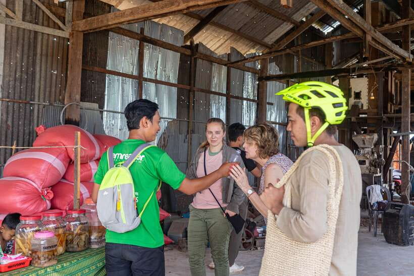 Siem Reap: Countryside Sunset Bike Tour / E-Bike or Tuk Tuk - Who will enjoy this tour most