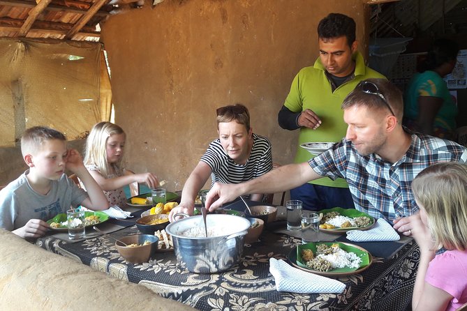 Sigiriya Cycle Tour: Explore Village Life in Sigiriya & Enjoy a Village Lunch - Entering a village home