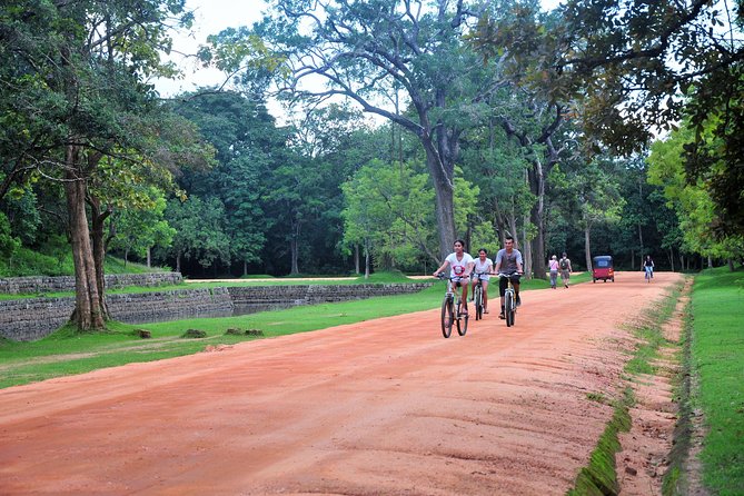 Sigiriya Cycle Tour: Explore Village Life in Sigiriya & Enjoy a Village Lunch - What the $52 price means for two people