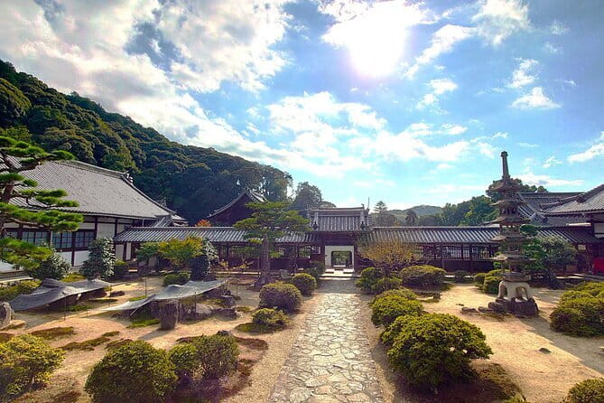 Slow Cycling Tour at Uji's Matcha Green Tea Fields and Heritage - Returning through Byodo-in Omotesando