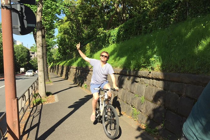 Small Group Cycling Tour in Tokyo - Starting near Shinjuku and setting the pace