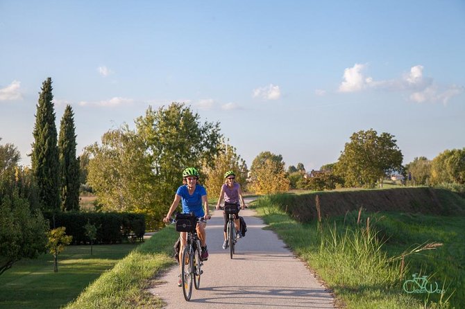 Spello E-Bike & Wine Tour with Scenic Winery Lunch - Riding through the Umbrian Valley to Spello