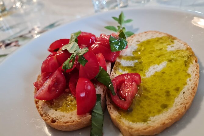 Spello E-Bike & Wine Tour with Scenic Winery Lunch - Who should book this experience