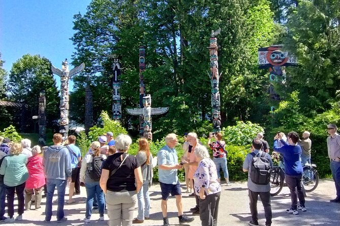 Stanley Park Bike Adventure with Lux Car Pick Up Affordable Easy - Getting equipped at Burrard SkyTrain Station