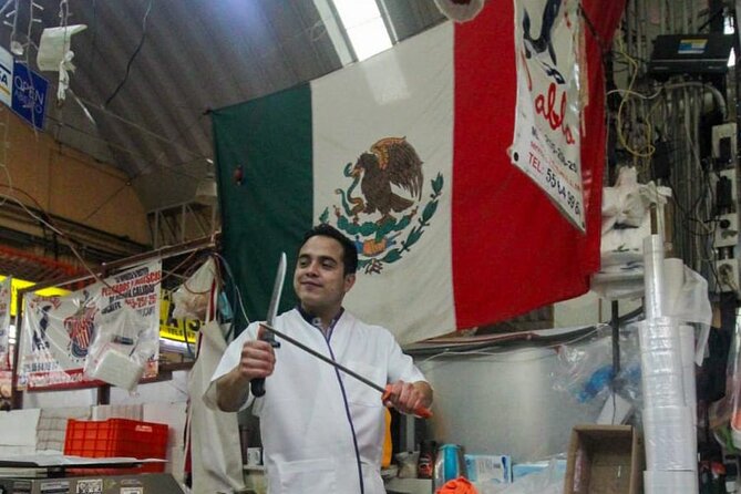 Street Food Bike Ride/Roma-Condesa/All-Inclusive 3.5 hours - Tacos, quesadillas, and agua fresca in Condesa