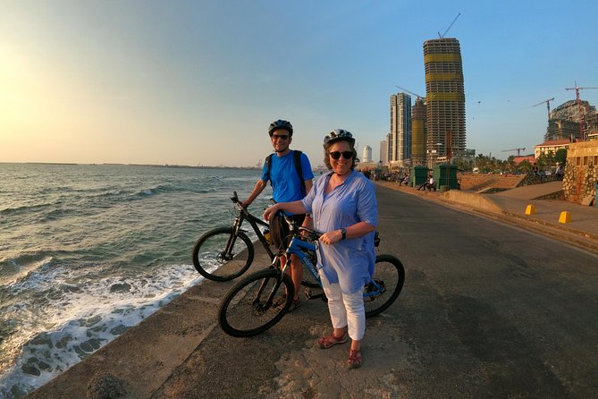 Streetfood Cycling Tour from Colombo - Who will get the most from this ride?