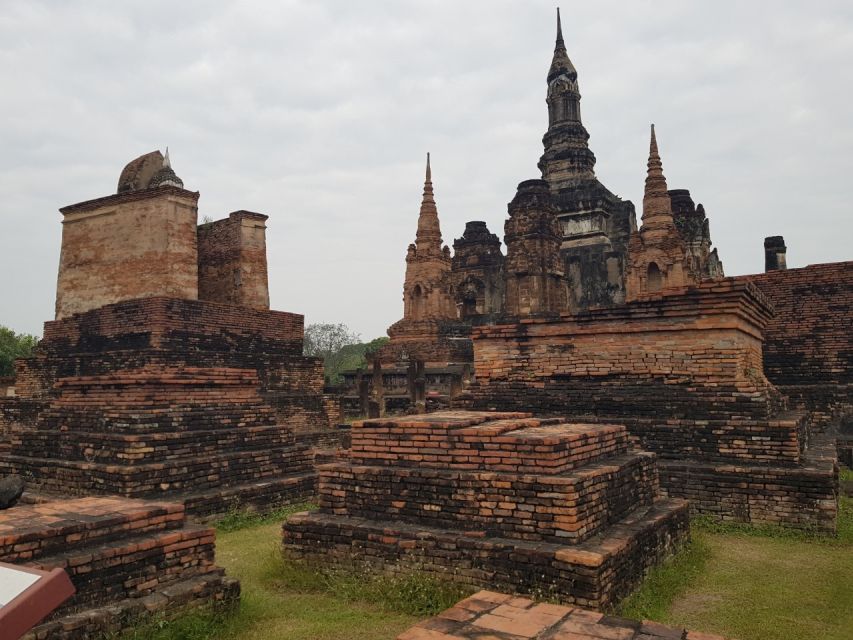 Sukhothai: Full-Day Historical Park Cycling Tour with Lunch - What you will see beyond the headline temples