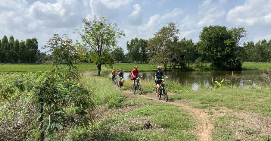 Sukhothai: Half-Day Countryside Bike Tour - Hotel pickup and getting ready to ride