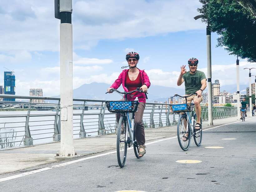 Taipei: 4-Hour Morning City Cycling Tour with Breakfast - Why a bicycle is a smart way to see Taipei