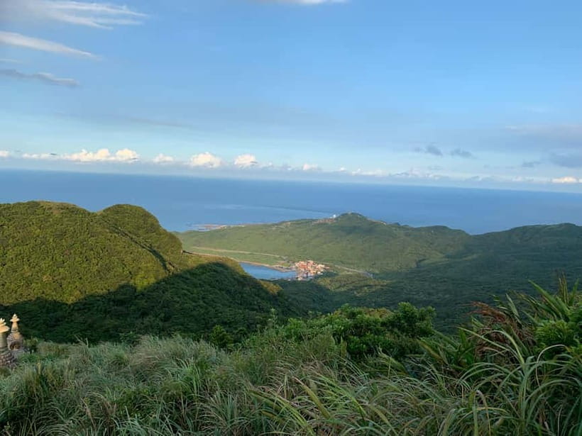 Taipei Private Spiritual Tour with Afternoon Tea & Cycling - Key points to know