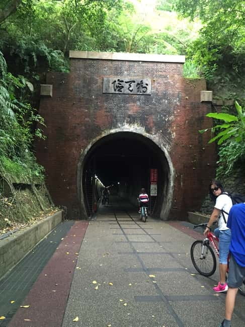 Taipei Private Spiritual Tour with Afternoon Tea & Cycling - What to pack and what to expect from the guide
