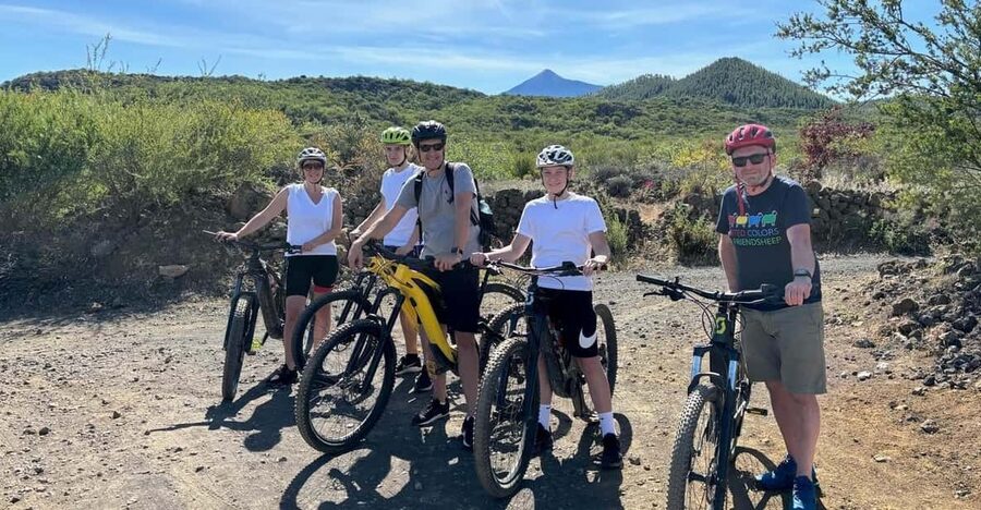 Tenerife: premium e-bike ride at Chineyro volcanic area - Guide quality and group atmosphere