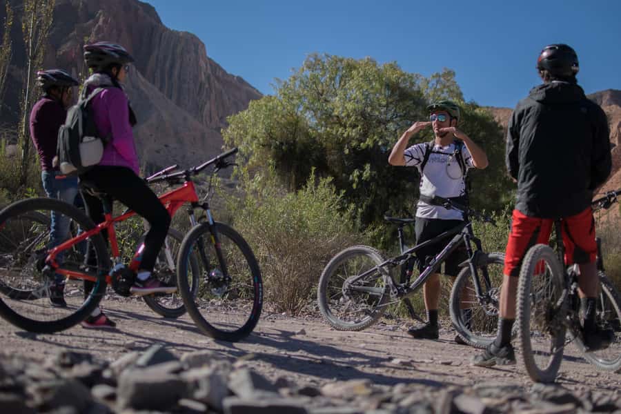 Tilcara: 2 hours cycling tour trough the rural area - Multicolored hills and regional stories