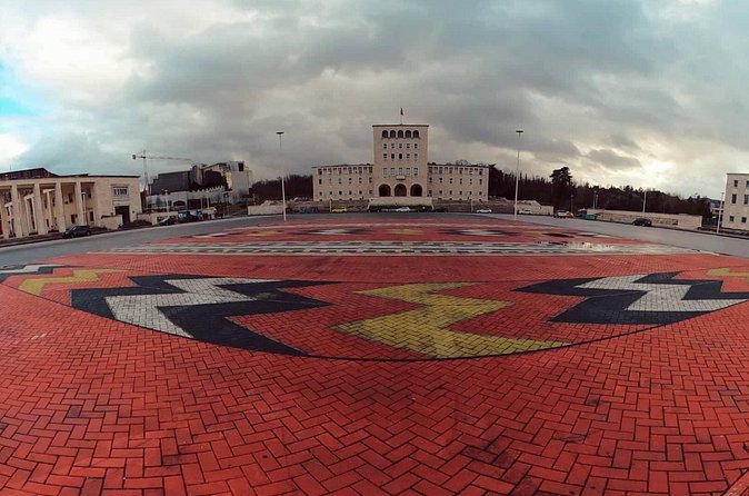 Tirane city bike ride - An hour in Grand Park