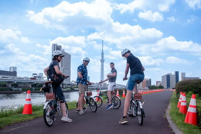 Tokyo: 3h Private E-bike Tours, Starting at Your Hotel - The guide makes the difference
