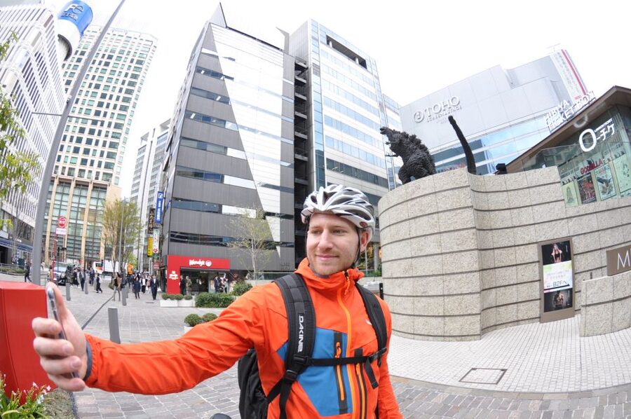 Tokyo: Private Cycling Tour with cute E-bike - Tsukiji offers a sharper taste of Tokyo