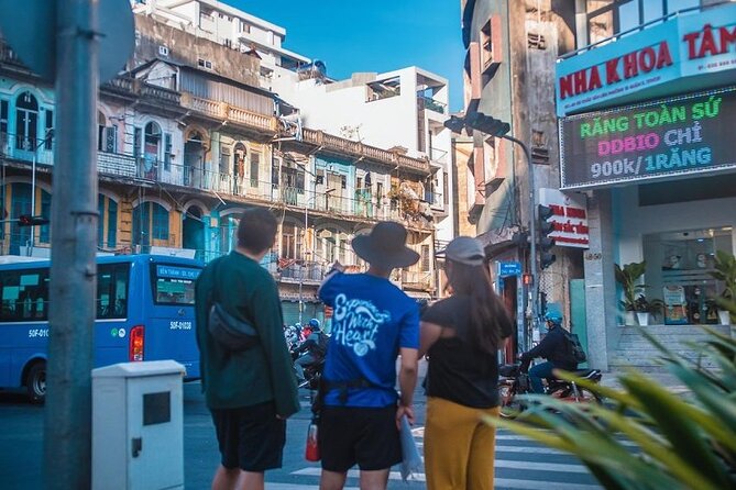 Trails of Chinatown’s Richest Man - Ho Chi Minh City Cycling Tour - Hải Thượng Lãn Ông Street and the world of herbal medicine