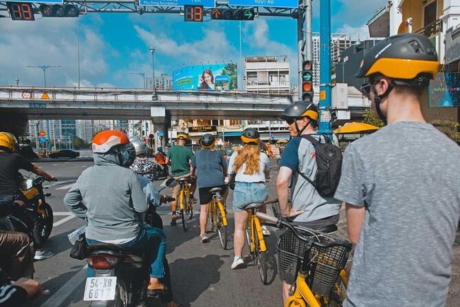 Trails of Chinatown’s Richest Man - Ho Chi Minh City Cycling Tour - Nghia An Assembly Hall and Chinese religious customs