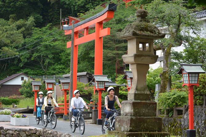 Tsuwano Cycling Tour with Local Guide - Yasaka Shrine and the stories behind old scenes