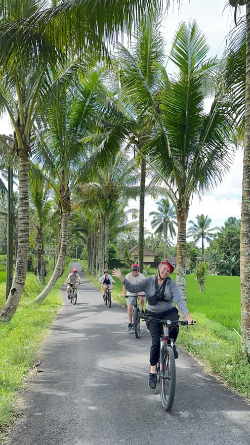 Ubud: Cycling Tour Local Villages, Temple, and Rice Field - Coffee, tea, and the Luwak tasting stop
