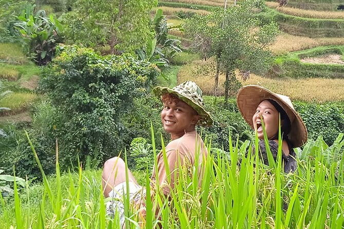 Ubud : Kintamani Downhill Cycling Tour with Lunch - Lunch at The Amertha Restaurant in Tampaksiring