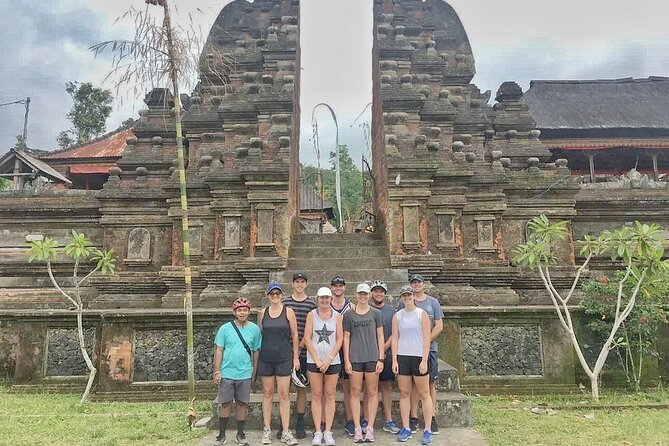 Ubud Wonderful Half Day Downhill Cycling Tour with Lunch - Rice fields, homes, and a local stop