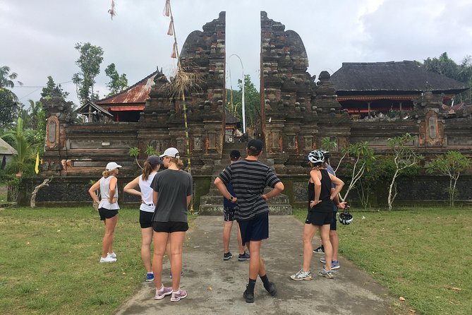Ubud Wonderful Half Day Downhill Cycling Tour with Lunch - Choosing a bike at Balai Desa Pekraman Pukuh