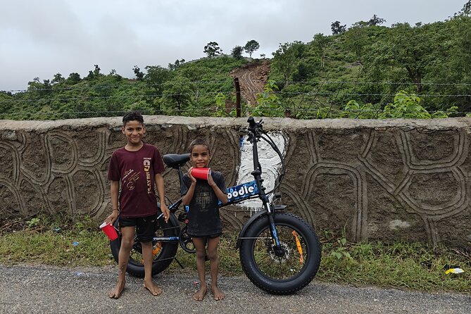 Udaipur Countryside Electric Cycle Tour - From Fateh Sagar to Lake Badi through farms and villages