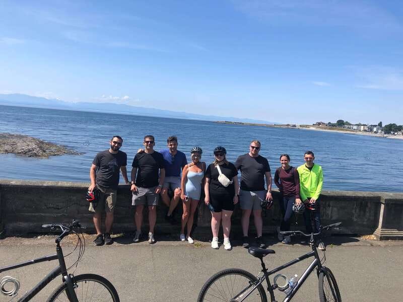 Victoria: 3-hour City Highlights Tour & Coastal Bike Ride - Government House and Craigdarroch Castle