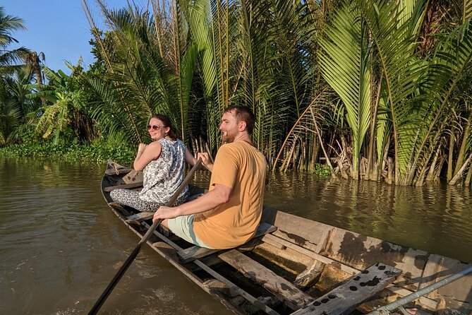 VIP Tour Mekong Delta Homestay Cu Chi Tunnels Cycling Kayak 2D1N - Kayaking through the smaller waterways