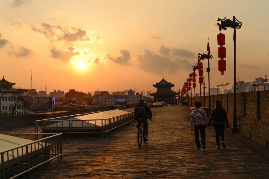 Xi'an City Wall Private Guided Tour with Cycling Option - Key points to know before you book