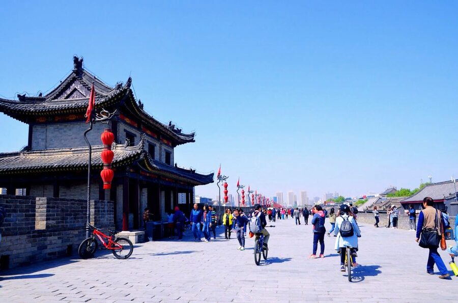 Xi'an City Wall Private Guided Tour with Cycling Option - How the guide affects the value