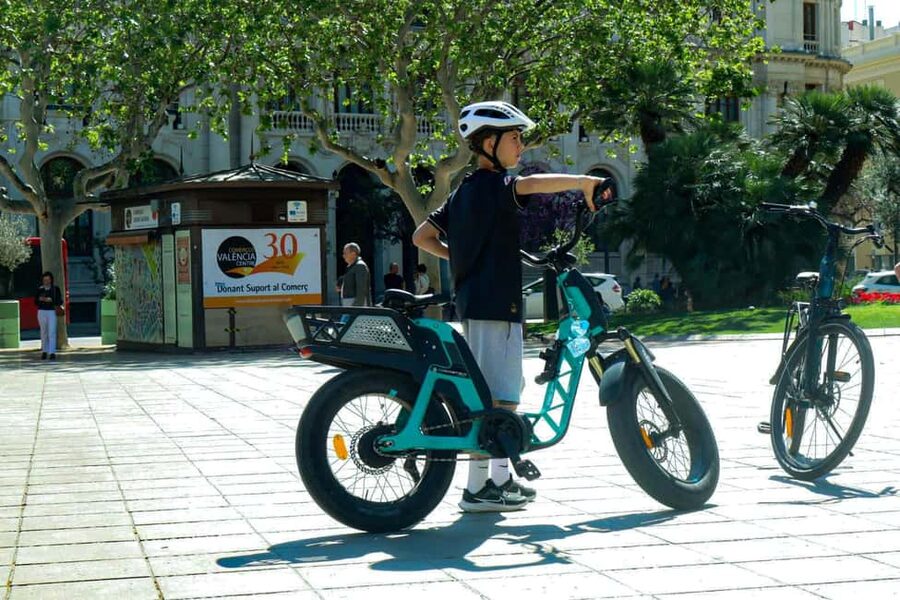 Yamaha Fat Bike Adventure: Valencia’s Past and Future - The Silk Exchange and the commercial power of old Valencia