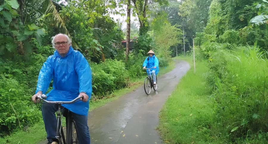 Yogyakarta: Countryside Village Cycling Tour With Guide - Riding classic bicycles at an easy pace