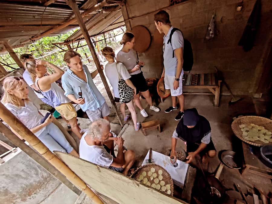Yogyakarta: Countryside Village Cycling Tour With Guide - A guide who can turn stops into conversations
